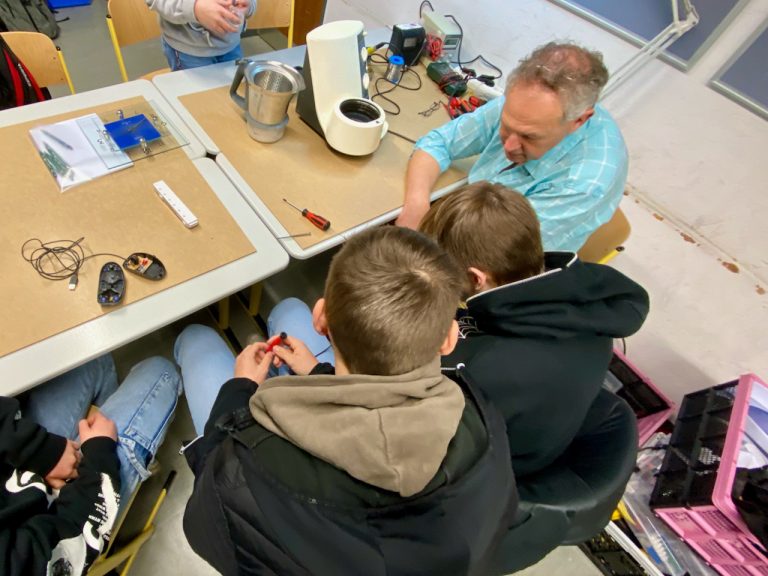 RepairKids am Gymnasium Grafing