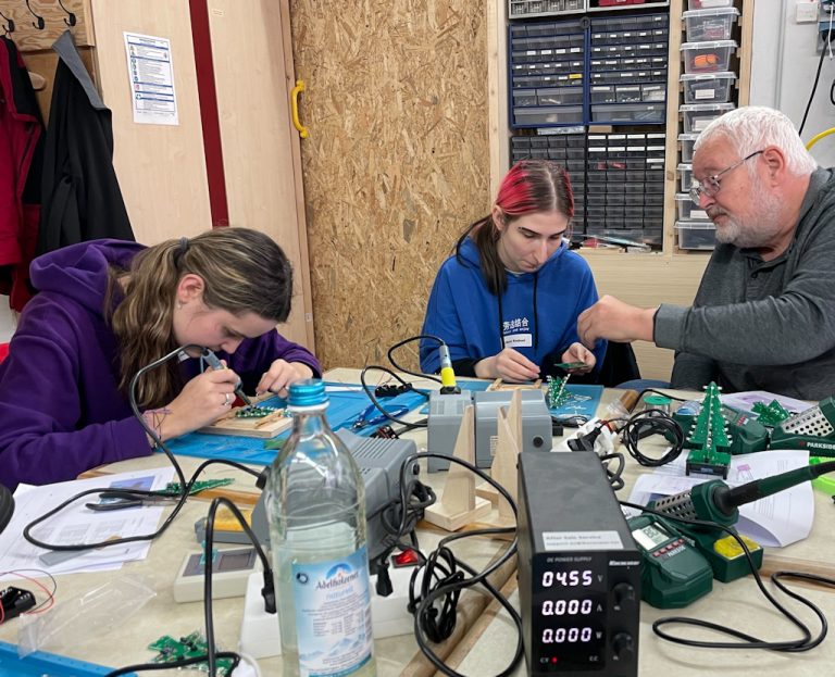 Tannenbaum löten für BBW Auszubildende